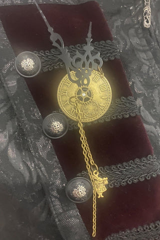 Alice in Wonderland Steampunk Clock Brooch