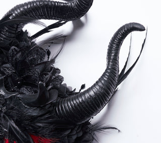 Bloodmoon Empress – Gothic Feather Horn Crown