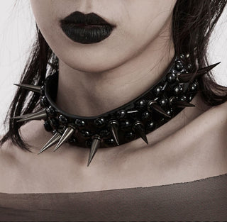 Iron Thorn Spike Choker